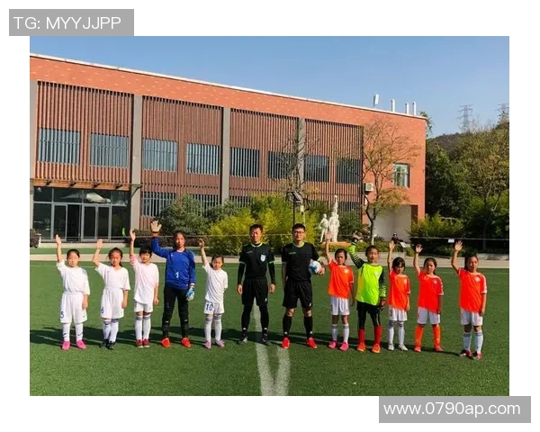 儿童足球比赛精彩纷呈小小球员展现无限潜力与团队精神